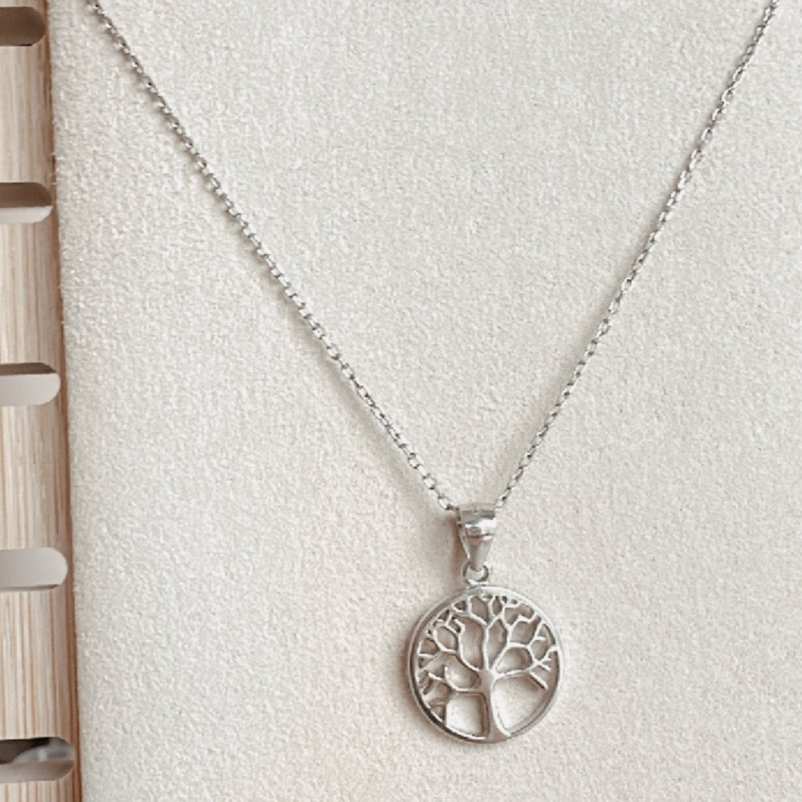 Cadena y dije árbol de la vida