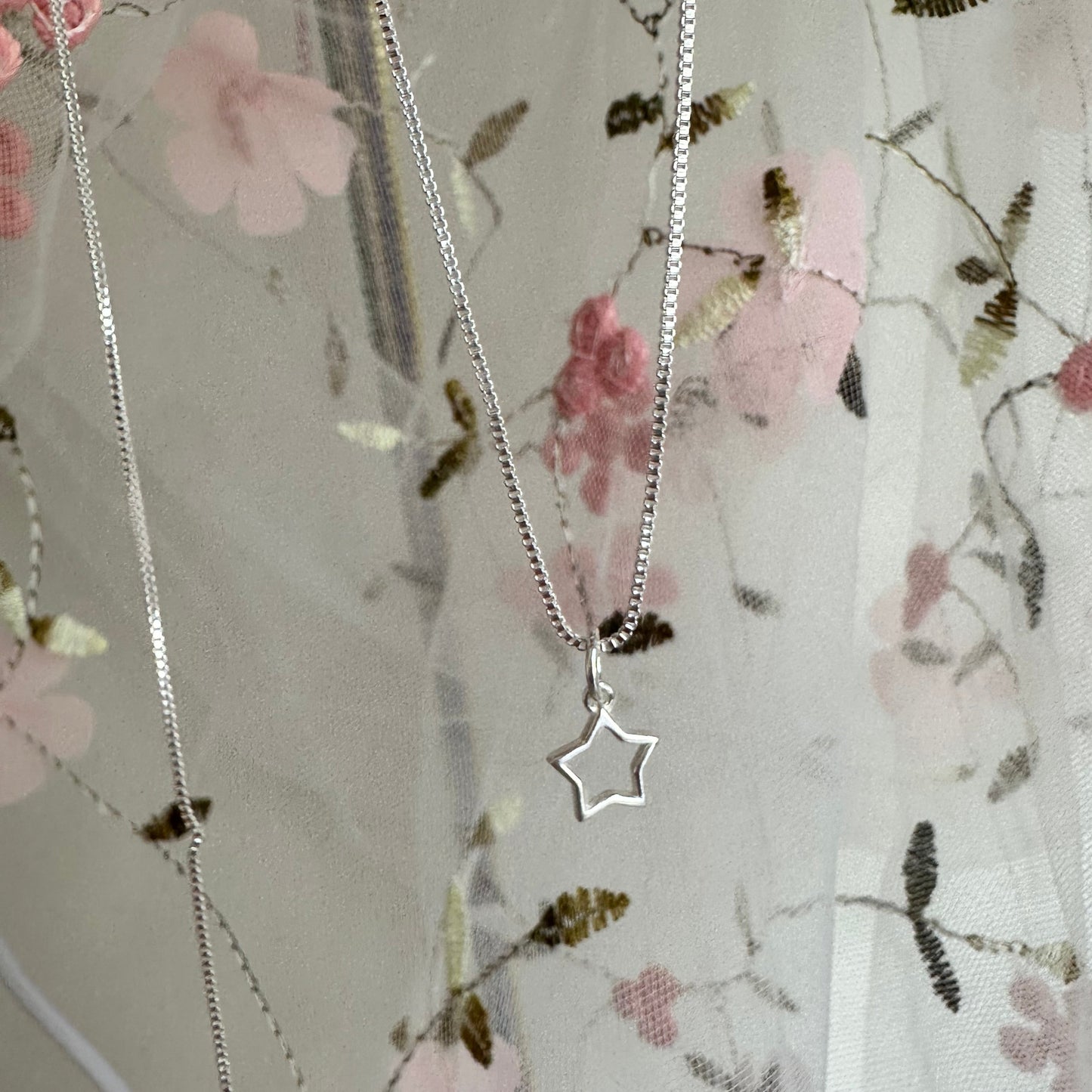 Cadena veneciana + dije estrella ⭐️ – Plata 925