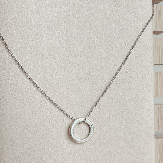 Cadena con dije círculo liso