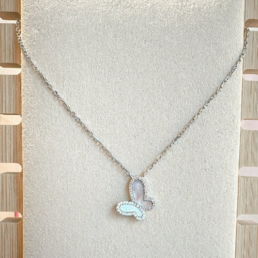 ps109 - cadena + dije mariposa nácar