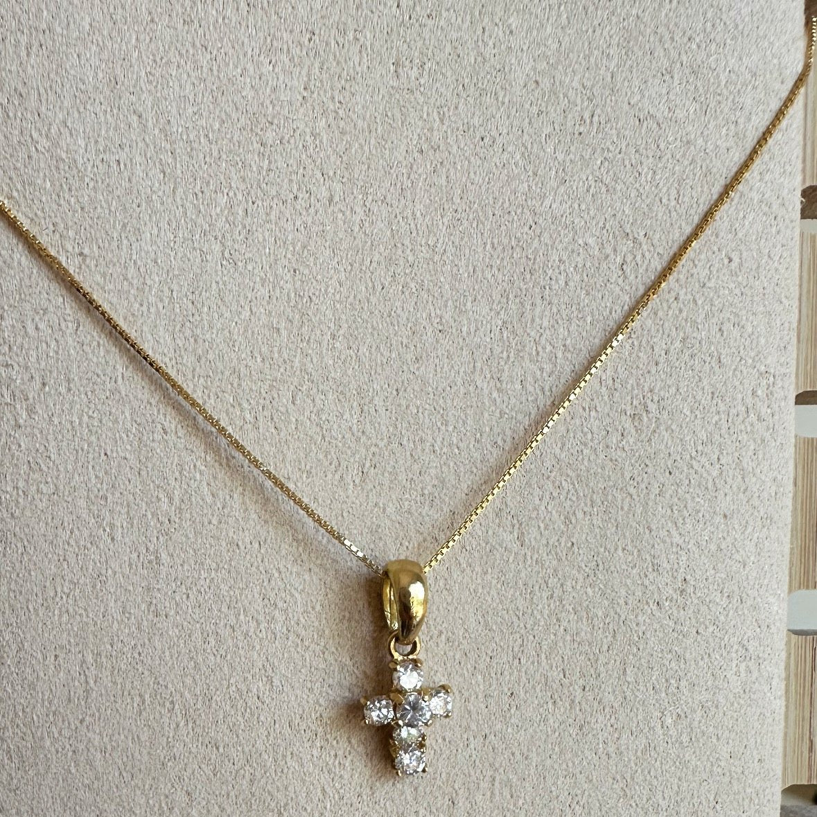 Cadena oro18k con dije cruz zirconias