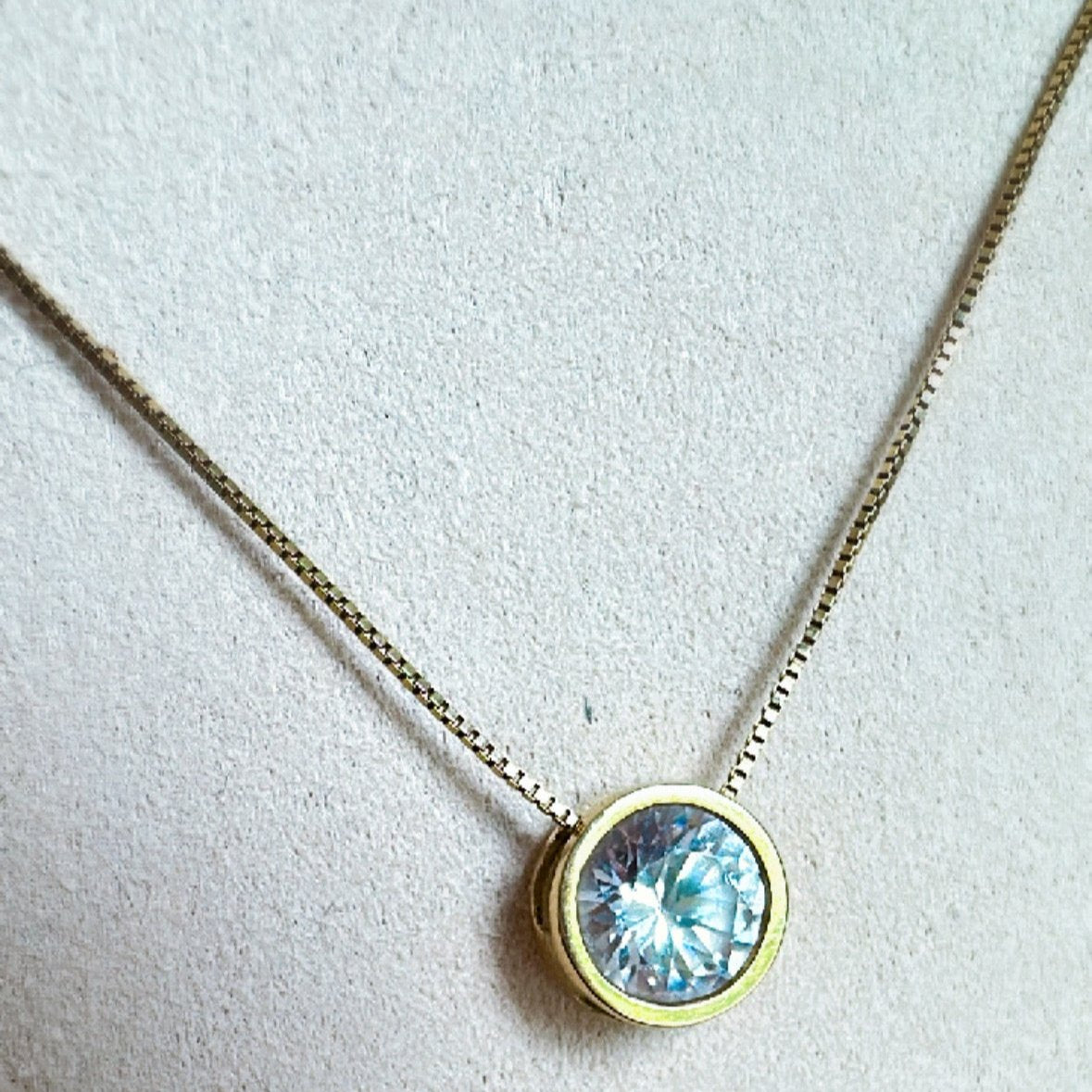 Cadena y dije punto luz XL - oro 18k