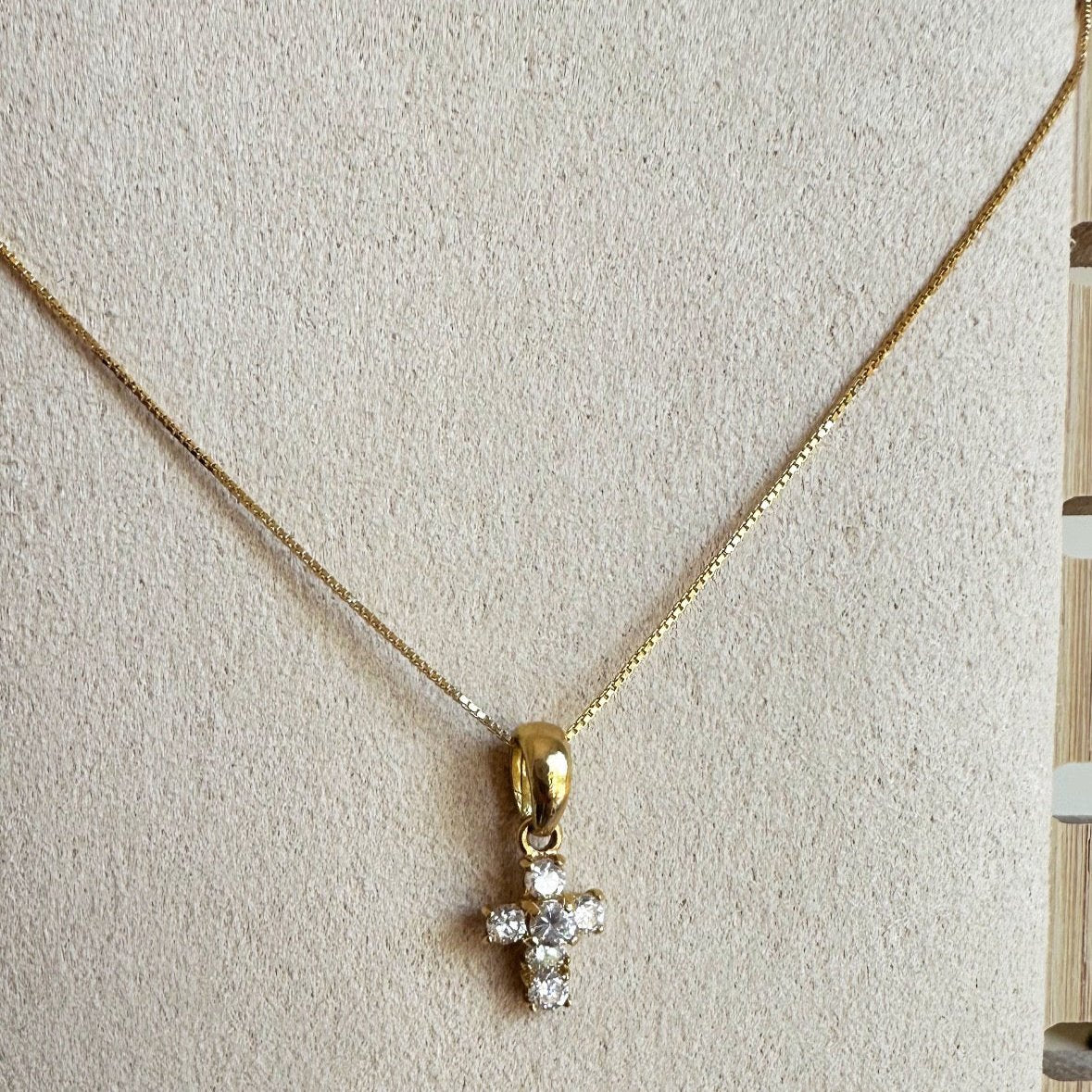 Cadena oro18k con dije cruz zirconias