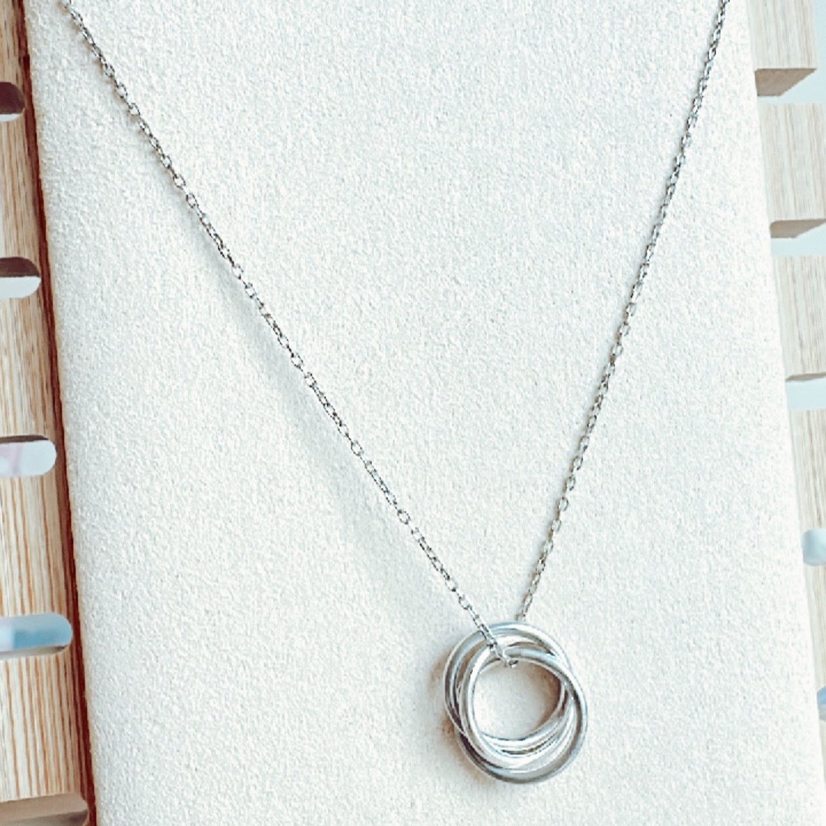 Cadena y dije trío en plata 925