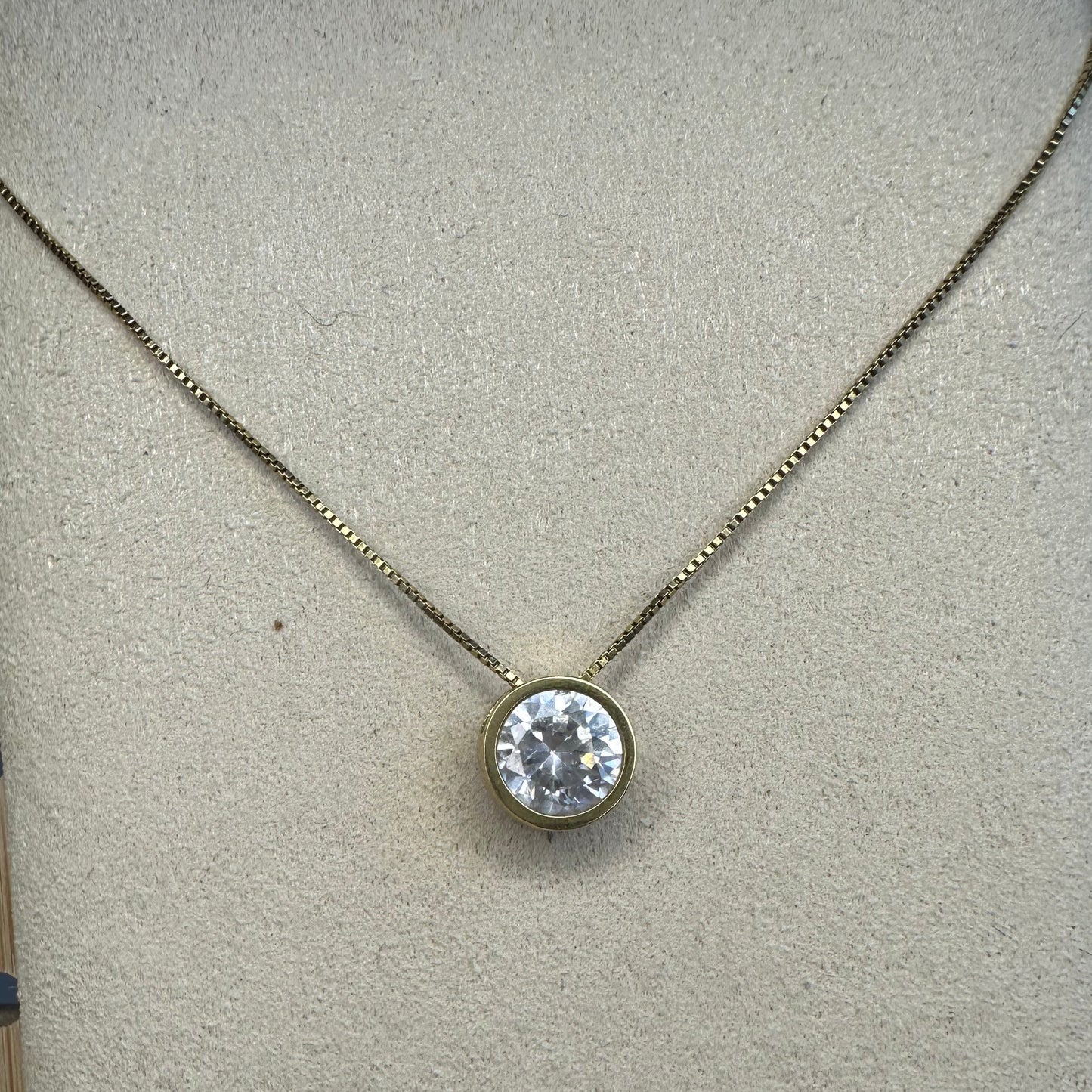 Cadena y dije punto luz XL - oro 18k