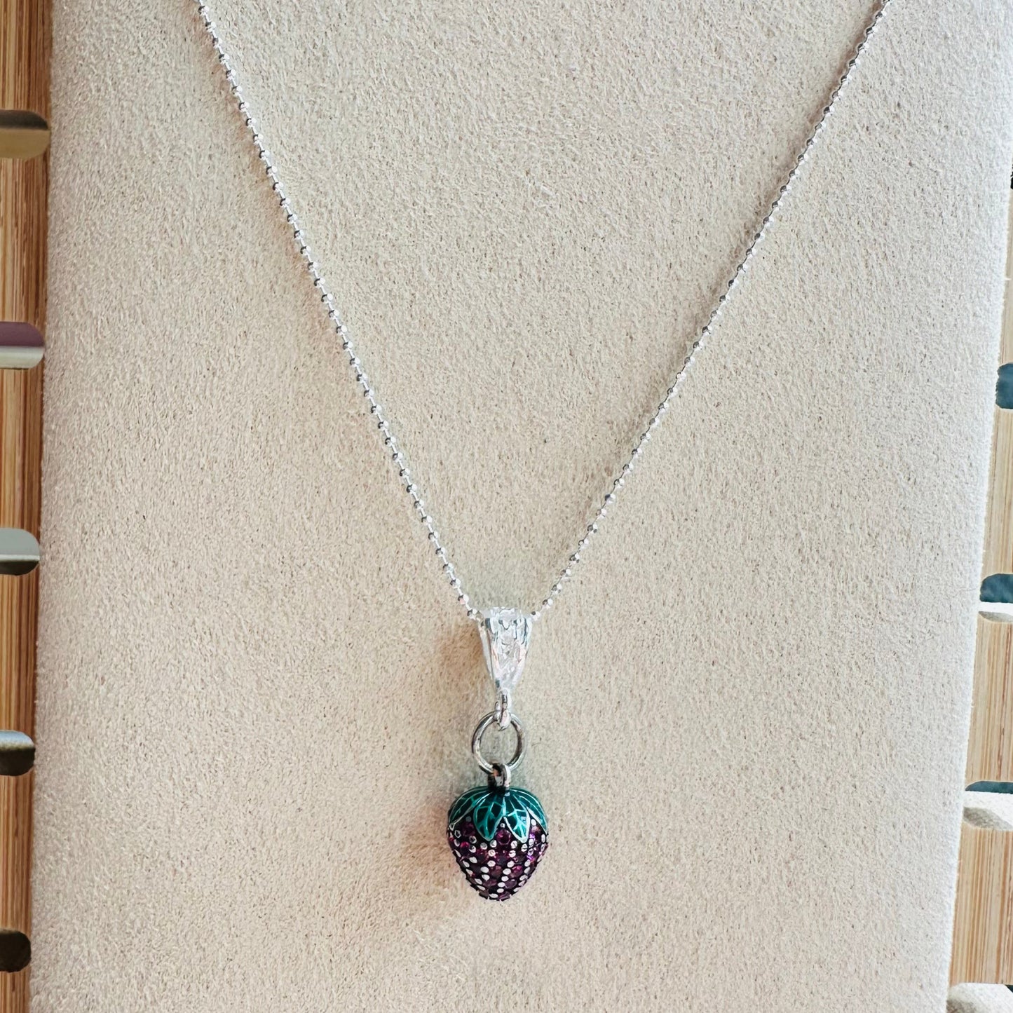 Conjunto cadena y dije fresa plata 925